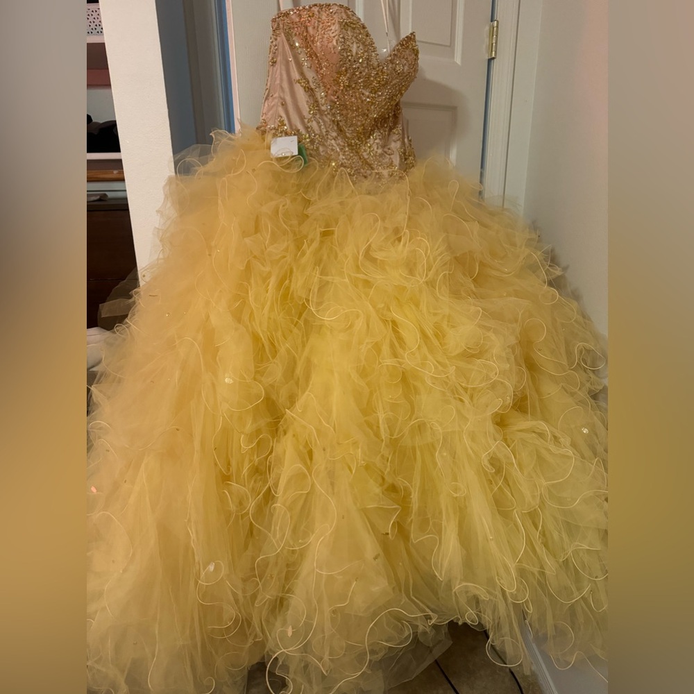 Beautiful yellow dress